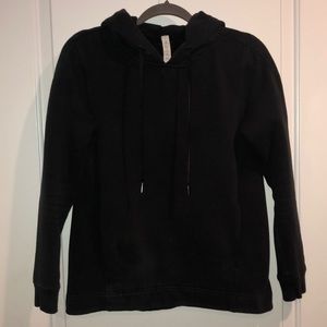 Lululemon - Black sweatshirt